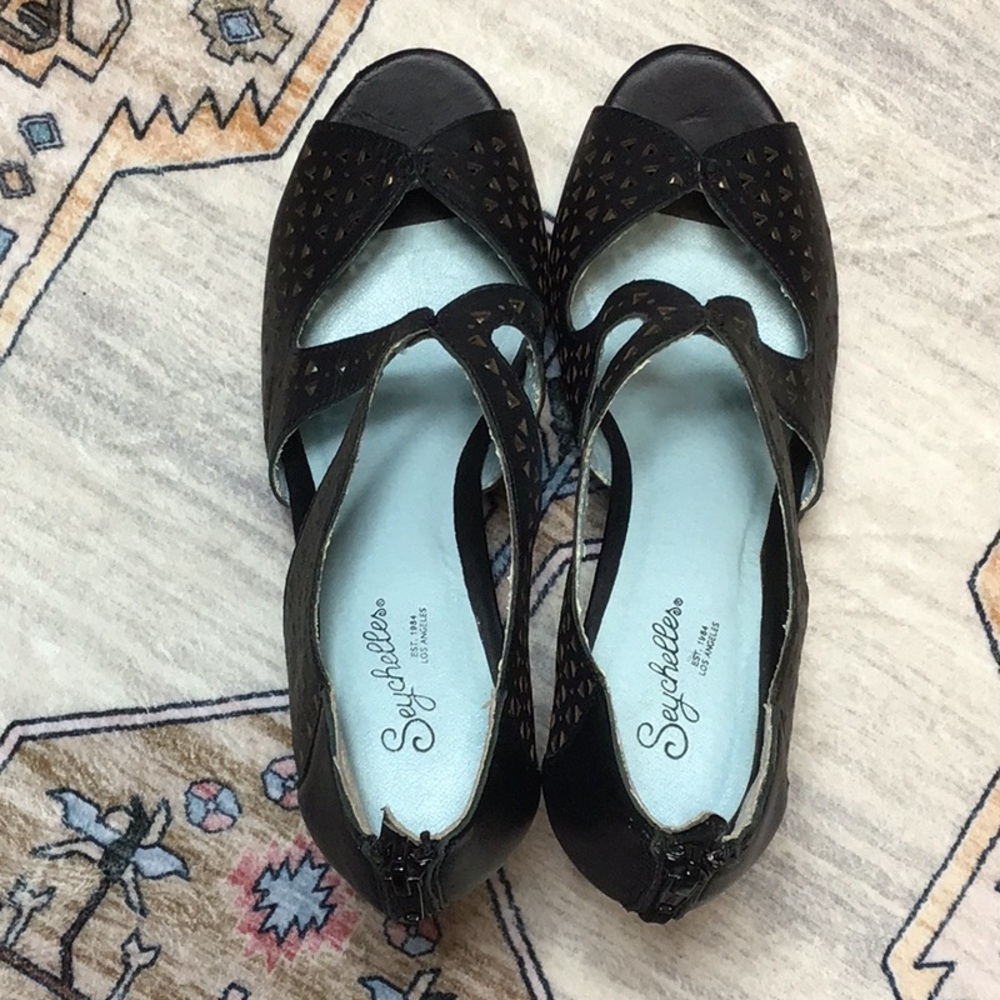 🐚 Seychelles Black Eyelet Leather Back Zip Platform Wedge Heel Sandals Sz.8.5 - Picture 10 of 10